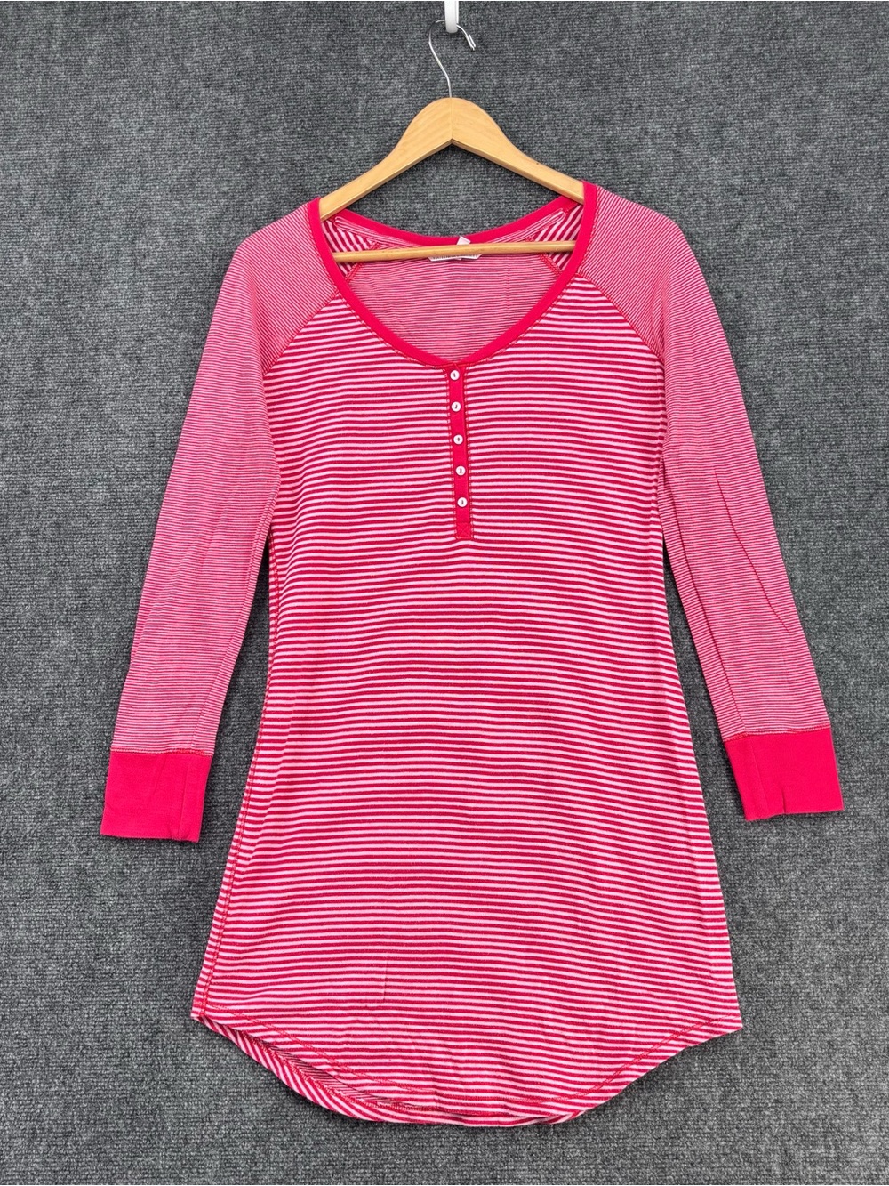 Victoria’s Secret Cozy Red & White Striped Henley Sleep Shirt Long Sleeve Size M